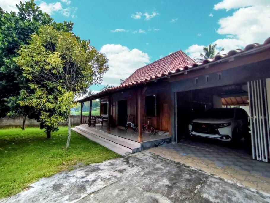 Ndalem Arsita Yogyakarta Exterior photo